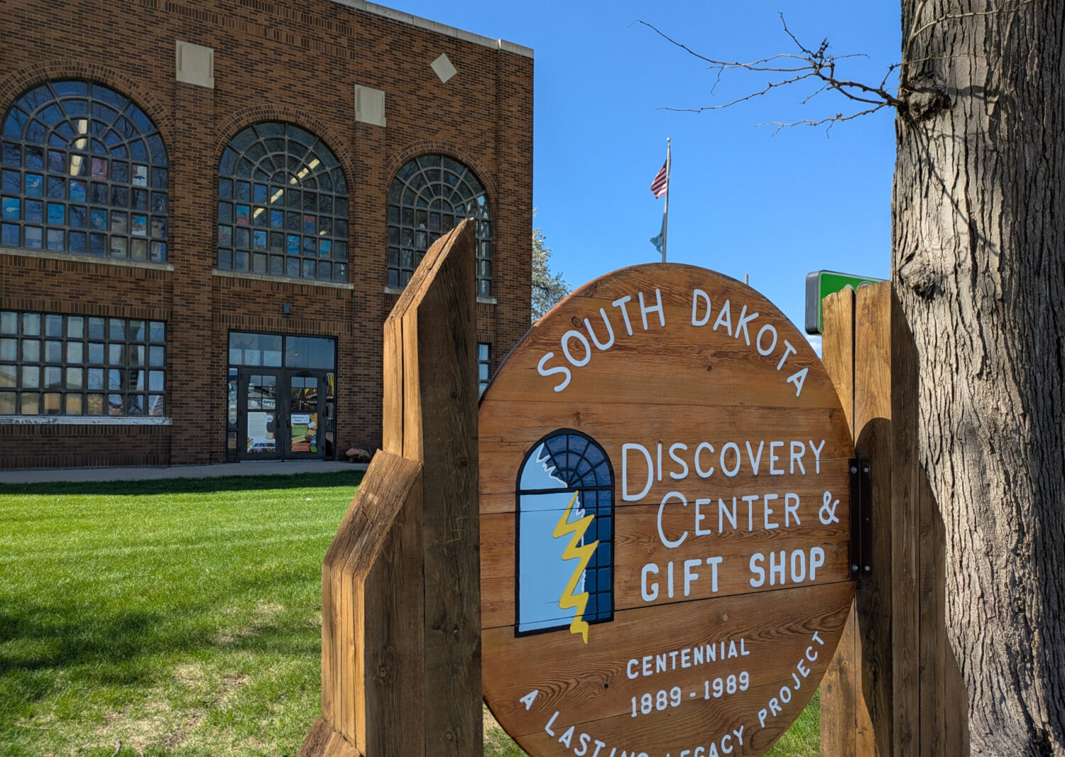 The South Dakota Discovery Center, based in Pierre, has used federal support from the Institute for Museum and Library Services to pay for a traveling planetarium exhibit. (Anya Kamenetz for The Hechinger Report)