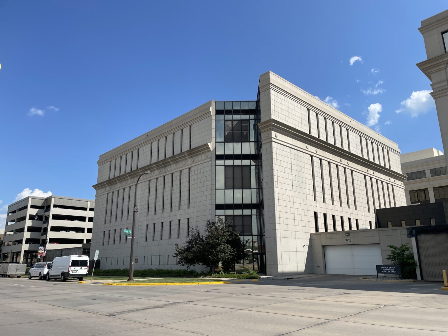 The Pennington County Jail in Rapid City, in June 2023. (Seth Tupper/South Dakota Searchlight)